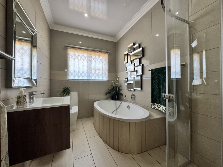 4 Bedroom Property for Sale in Wilkoppies North West